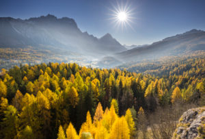 Sorapiss, Lärchen, Sonne, Cortina d'Ampezzo, Venetien, Dolomiten, Italien Sorapiss, Lärchen, Sonne, Cortina d'Ampezzo, Venetien, Dolomiten, Italien